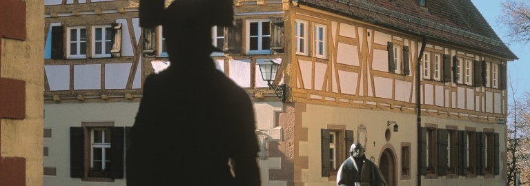 Mesnerhaus mit Luther und Römer
